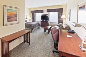 Convenient Location + Great Amenities in OK City! - Image 4