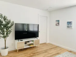 2miles to Beach, Entire Home + Guest House + Heated Pool - Image 2