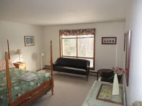 Franconia Notch Retreat, Huge Views, Hot Tub, EV charger, A/C - Image 4