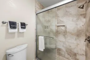 ** Nouvelle inscription ** NOUVELLE TERRE REMODELÉE NIVEAU 1 Bdrm w / vue sur le jardin tropical-F9-Beach Cottage Getaway - Image 3