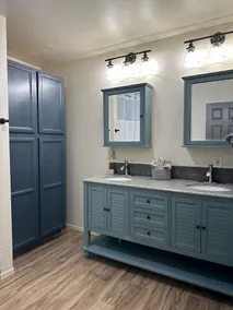 Whitefish home remodeled family friendly large yard hot tub privacy - Image 4
