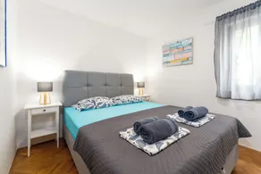 Sommerhus omgivet af oliventræer, med pool, 700 meter fra stranden - Image 3