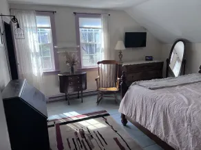 Charming, updated 3 bedroom farmhouse farm stay.  - Image 4