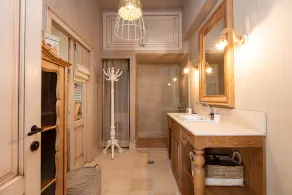 Villa Mantilari Wine Estate 7 Apartments 2 Private Pools 1 Heated Tennis Court Fitness Center - Image 2