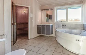Amazing home in Otterup with kitchen - Image 3