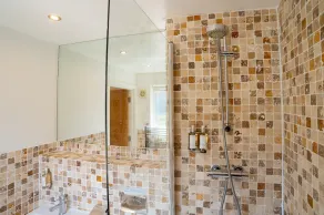 Courtyard Cottage 41 -  a trewhiddle that sleeps 4 guests  in 2 bedrooms - Image 3
