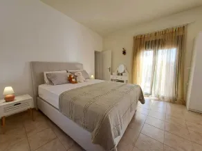 Holiday home a few steps from the beach with private secluded garden - Image 3