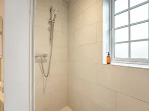 1 bedroom accommodation in Heathfield - Image 3