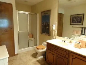 37DPD - Forest view, log-sided two bedroom, two bath condo on Lake Ouachita - Image 4