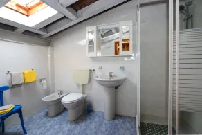 Penthouse apartment lake view wi-fi swimming pool parking with gate - Image 5