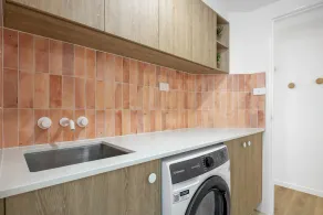 Bright 2-Bed Apartment with Stunning Ocean Views - Image 2