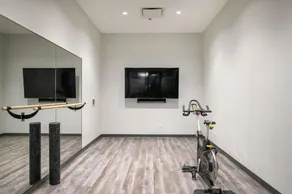 Bright Edgewater 2BR w/ Gym & Lounge, nr Red Line, by Blueground - Image 3