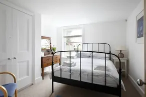 Beautiful, luxury two bedroom apartment, within easy reach of the city centre, - Image 3