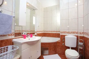 Apartamento de una habitación con balcón y vista al mar Duce, Omis (A-12687-a) - Image 3