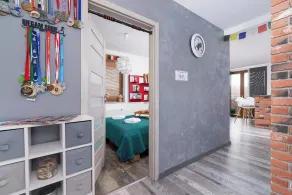 Stylish Apartment with Balcony | Workspace - Image 5