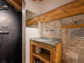 Chalet traditionnel 5 chambres, 10 pers, parking, terrasse, proche La Balme - FR-1-459-210 - Image 2