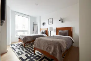 Airy 3 BR Flat w Shared Deck - gym - Mins to NYC - Image 3