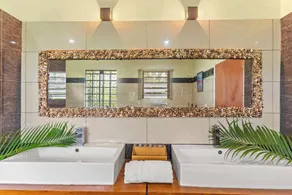 Modern Villa with Pool & Garden - Image 4