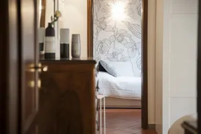 Newly renovated apartment in contemporary style with design details ideal for 5 people. - Image 4
