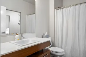 Top floor condo, King bed, great location! - Image 4