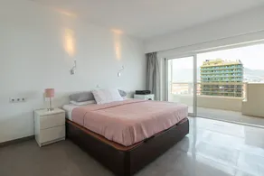 Penthouse with private pool - Image 3