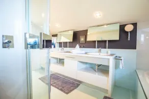 Ferienwohnung \"Tubris Living\" mit Bergblick, Terrasse und WLAN - Image 2