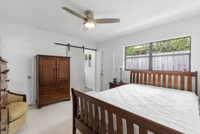 Stylish Poolside 2-Bed, 2-Bath Unit with Private Yard at Pompano Beach Pointe - Image 5