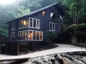 Waterfall Suite - Private Secluded Loft in Lyles - Image 5