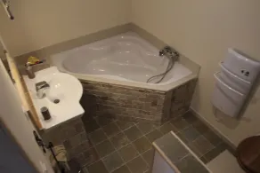 Cottage con piscina, situato in un domaine privato di 5 ettari, perfetto per gli amanti della natura - Image 4