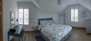Cosy 2 Bedroom Coach House - Image 2