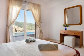 Iconic Villa with private pool and sea view - Image 5