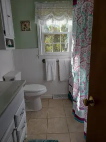 Offer discounts!  Dog friendly Country home sitting between 2 mountains - Image 3