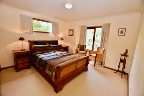 Santosha Glade | Designer Zen Cedar Home, 3 Bedroom, 2 Bathroom, Spa Bath, Central Heating, Gas Fireplace, Deck, BBQ - Image 4