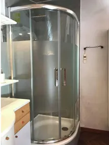 In ruhiger, hügeliger Lage, helle Wohnung unter den Kiefern! - Image 3