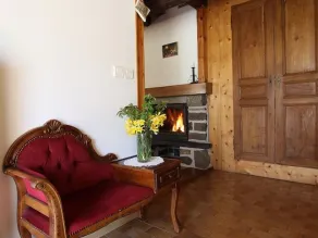 Spacious Stone House in Meygal Forest with Terraces, Fireplace, and Kids' Play Area - Image 3