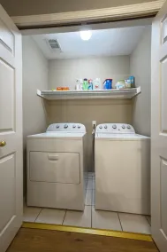 Cheerful 2 Bedrooms 2 Full Bathrooms Duplex - Image 2