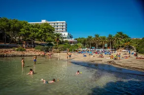 Villa Sol Blanc by Villa Plus - Image 4