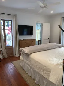 Completely Renovated Historic Home in Perfect Location of Downtown Beaufort - Image 5