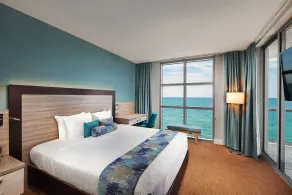Two Bedroom Oceanfront Apartment - Image 5