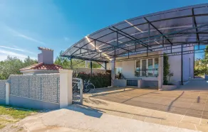 Lovely Home In Pridraga - Image 5