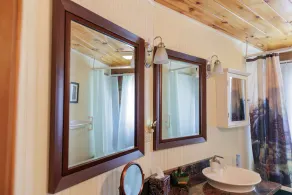 The Lodge at Joe Walker Hollow, privacy at its best with plenty of family space - Image 3
