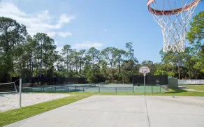 Naples newly furnished pool home with lake view - Image 4