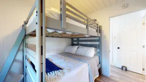 HART’S HAVEN  Lakefront Cottage in Waupoos. Close to The Sandbanks and wineries. - Image 5