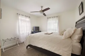 Crisp Coastal Home - Uber Popular Northwood Neighborhood of West Palm Beach - Image 5