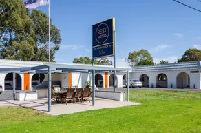 Rest Motels - Image 5