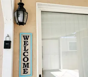 Newly Renovated Stylish Guest Suite with Exterior Entrance - Image 5