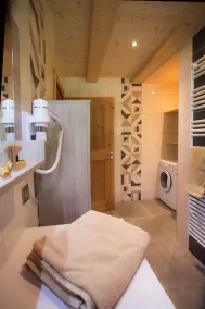 Chalet de lujo cerca del centro, sauna y spa privados, grandes espacios abiertos - Image 3