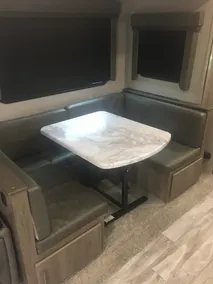 Luxury Camper with Campground Amenities - Image 4