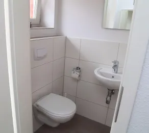 Schönes Reihenmittelhaus mit Wasserzugang - Image 5
