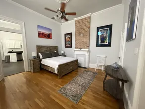 Historic Gem w/ Jacuzzi / Prime Streetcar Spot - Image 4
